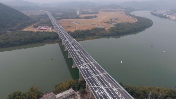新聞薈:汕湛高速清云段通車·公司榮獲中咨協、中招協多項榮譽 新聞薈:汕湛高速清云段通車·公司榮獲中咨協、中招協多項榮譽