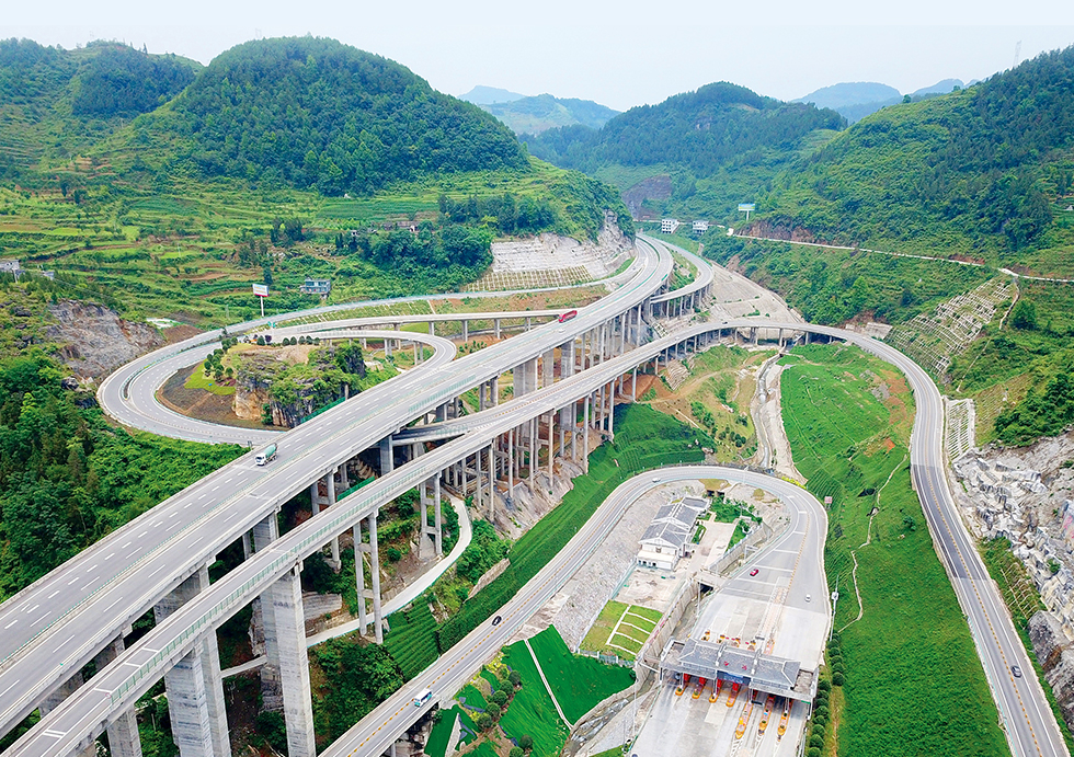 公路運行速度體系、安全性評價與工程應(yīng)用技術(shù)研究